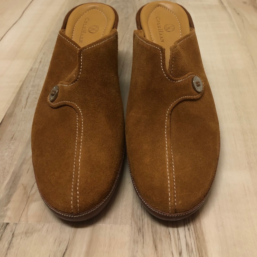 Cole Hahn woman’s suede  size 8M